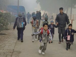 पंजाब में कड़ाके की ठंड जारी, 13 जनवरी तक स्कूल बंद – धुंध से उड़ानों पर असर