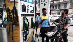 Malerkotla के DC ने साफ किया कि पेट्रोल, डीजल और रसोई गैस की कोई कमी नहीं है। लोगों से अपील की गई है कि अनावश्यक स्टॉक न करें, इससे सप्लाई व्यवस्था प्रभावित होती है।