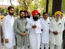 Punjab में वायरल वीडियो को लेकर Charanjit Singh Channi के खिलाफ डेयरी यूनियन ने शिकायत दर्ज कर कार्रवाई की मांग की है।